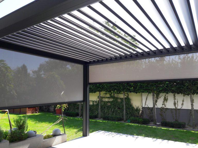 pergola sa pomičnim lamelama i screen roloima
